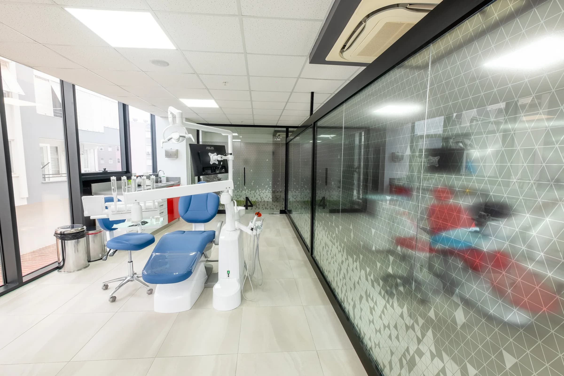 Akdeniz Dental Clinic — Meydan, Antalya — hoofdbeeld