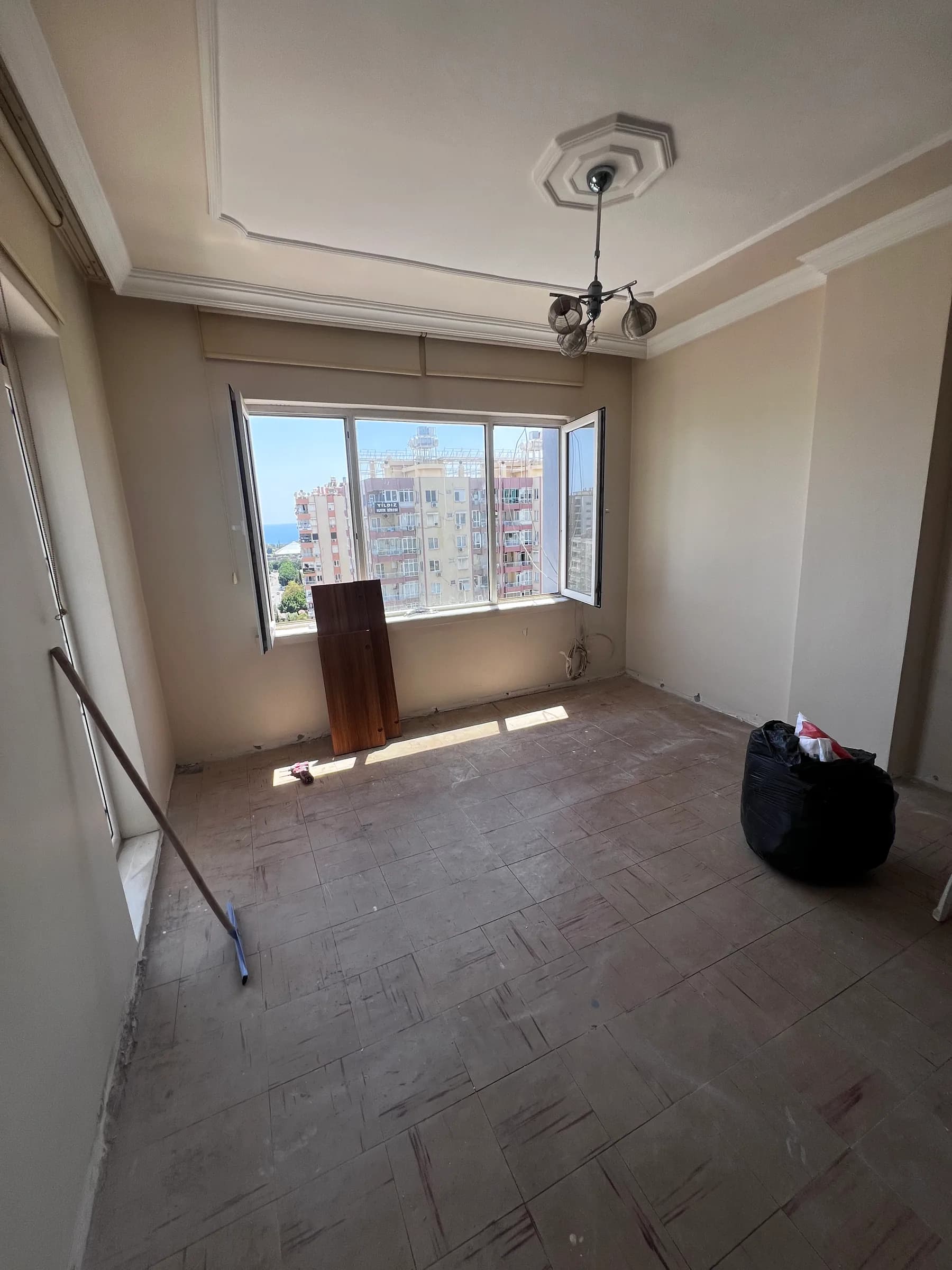 De kamer vóór de renovatie